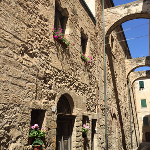 Surroundings: Alghero, old town - Photo: NetFabric Web Solutions